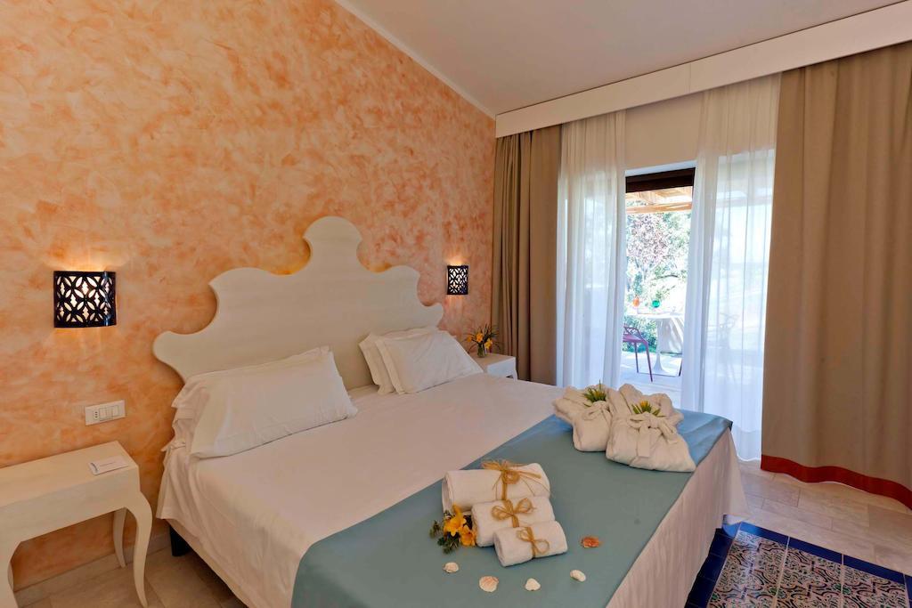 Paradise Resort And Spa San Teodoro  Eksteriør billede